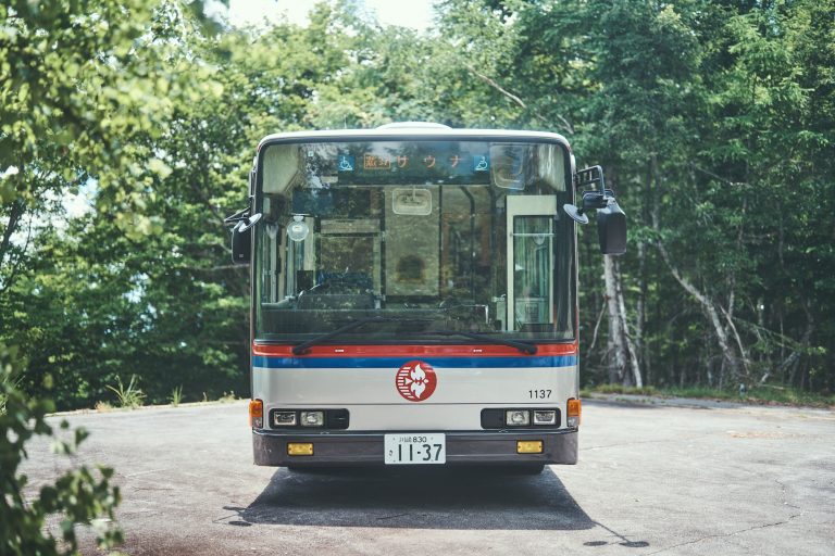 サウナ×バス×高原でととのう蒸車体験<br>タングラムに移動型サウナバス「サバス2号車」再来！<br>【長野県・斑尾】