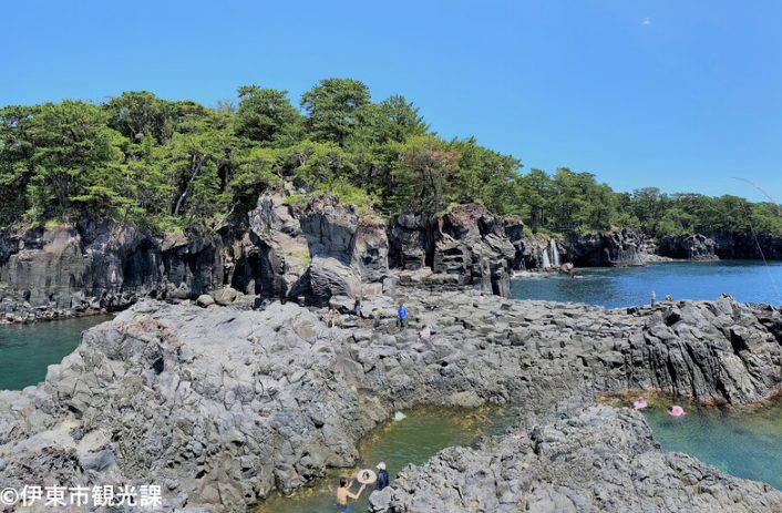 ジオガイドと歩く伊豆半島ウォーク～城ヶ崎海岸の巨大柱状節理 大淀小淀コース～<br>【静岡県・天城高原】